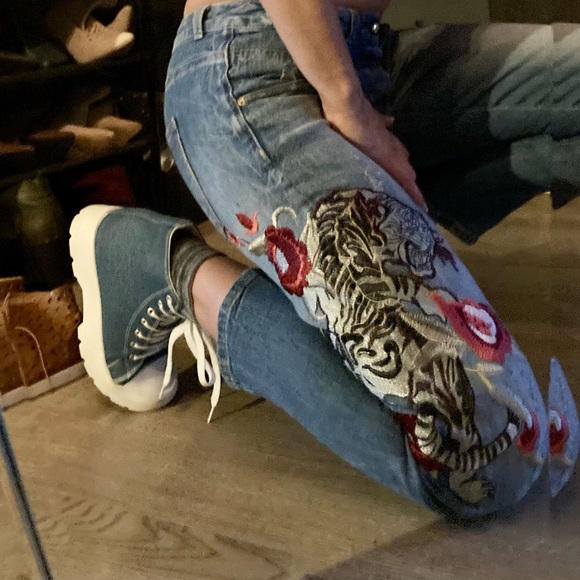 Guess Jeans - Picture 3 of 5